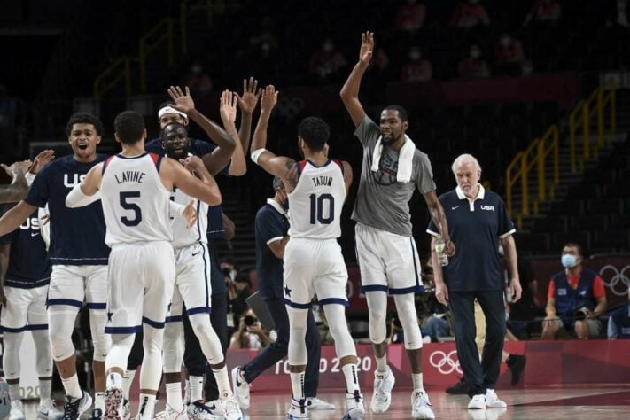 BASQUETE MASCULINO - Os Estados Unidos estão na final do basquete masculino e disputarão o ouro olímpico pela quarta edição consecutiva. Os americanos venceram a Austrália por 97 a 78, com grande atuação de Kevin Durant que fez 23 pontos.