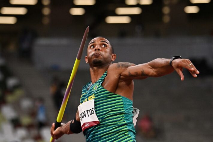 ATLETISMO - Felipe dos Santos fechou sua participação no decatlo. O brasileiro se despediu dos Jogos Olímpicos de Tóquio em 18º lugar com 7.880 pontos. O canadense Damian Warner conquistou o ouro e ainda bateu o recorde olímpico, somando 9.018 pontos. 