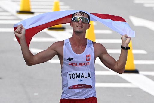 MARCHA ATLÉTICA - Na prova dos 50km masculino, o polonês Dawid Tomala conquistou a medalha de ouro. Jonathan Hilbert, da Alemanha, ficou com a prata, enquanto Evan Dunfee, do Canadá, completou o pódio e ficou com o bronze.