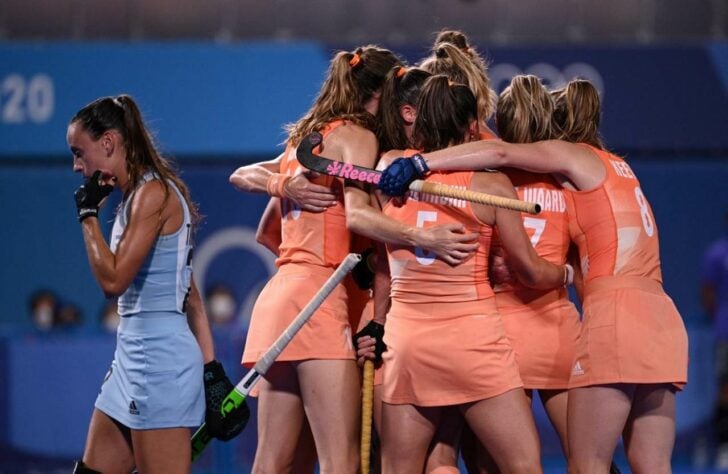 HÓQUEI NA GRAMA - A Holanda venceu a Argentina por 3 a 1 e conquistou a medalha de ouro no hóquei na grama feminino. Foi o quarto ouro olímpico da seleção holandesa na história. Já a Argentina foi ao pódio pela quinta vez nas últimas seis edições, mas segue sem o ouro.