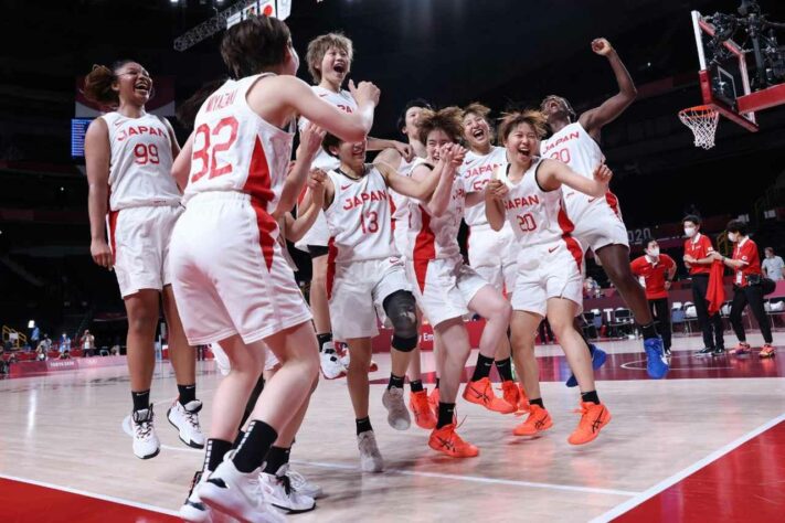 BASQUETE FEMININO - O Japão venceu a França e vai medir forças contra os Estados Unidos na disputa pela medalha de ouro. A seleção japonesa venceu 87 a 71 e terá a ingrata missão de tentar impedir o heptacampeonato olímpico das americanas. 