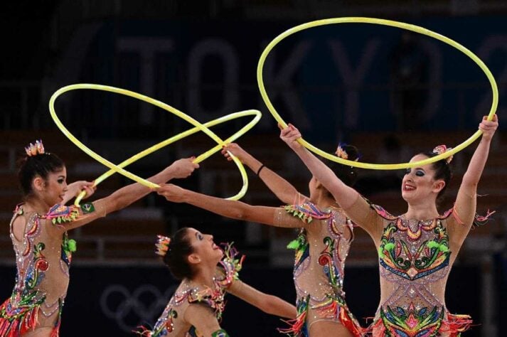 GINÁSTICA RÍTMICA - O Brasil se despediu dos Jogos Olímpicos sem garantir classificação para a final da ginástica artística. A equipe brasileira ficou em 12º lugar com 73.250 pontos.