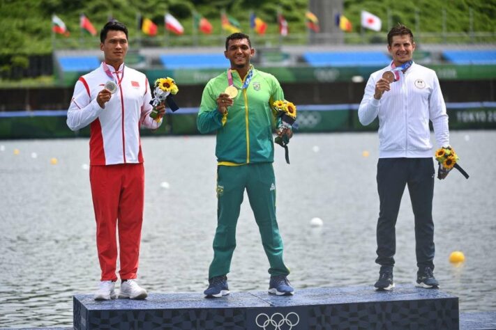 CANOAGEM - Com a medalha de ouro, Isaquias chegou a quarto medalhas olímpicas. No Rio-2016, o canoísta conquistou três (duas de prata e uma de bronze). Liu Hao, da China, ficou em segundo, enquanto Serghei Tarnovschi, da Moldávia, completou o pódio. 