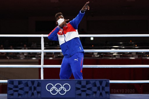 BOXE - Na categoria masculina até 67kg, o ouro ficou com o cubano Andy Cruz. Já na classe até 75kg feminina, que subiu ao lugar mais alto do pódio foi a britânica Lauren Price. Nos pesos-pesados masculino, o grande campeão foi o uzbeque Bakhodir Jalolov.