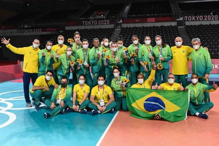 VÔLEI - O Brasil ficou com a medalha de prata no vôlei feminino e voltou ao pódio após ficar sem medalha na Olimpíada do Rio em 2016.