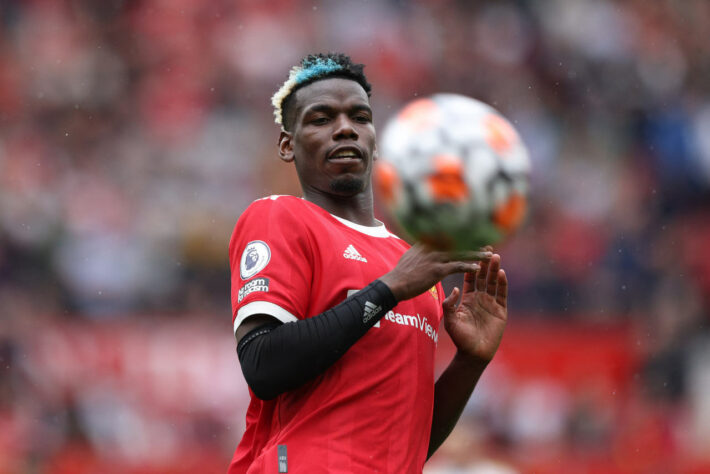 ESQUENTOU - Com muita especulação sobre seu futuro, Paul Pogba deve decidir a sua situação até o final de 2021. Isso porque o Manchester United já ofereceu um novo contrato para o meia francês, que fica livre para assinar com qualquer clube a partir de janeiro de 2022, conforme Fabrizio Romano.