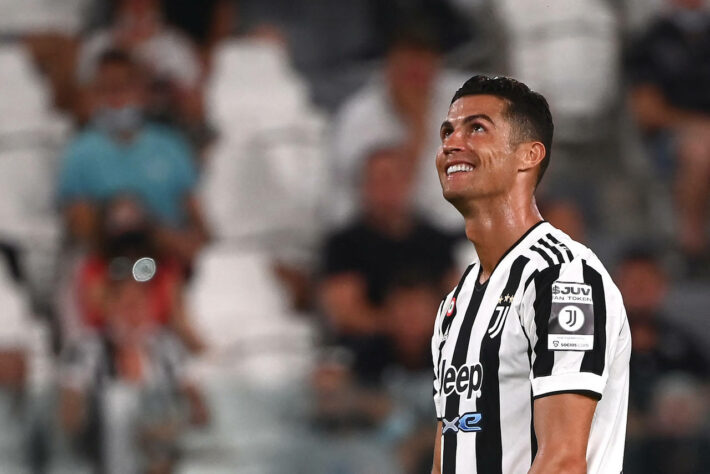 Cristiano Ronaldo - Atacante português tem o desejo de deixar a Juventus, e o agente do atleta o ofereceu ao Manchester City.