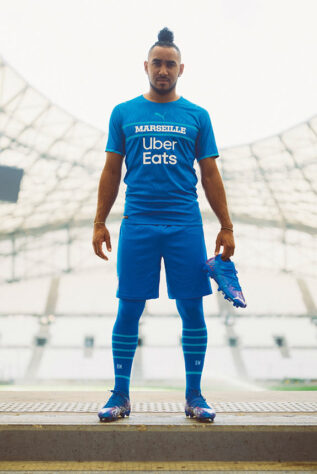 O meia-atacante francês Payet vestiu o novo terceiro uniforme completo.  