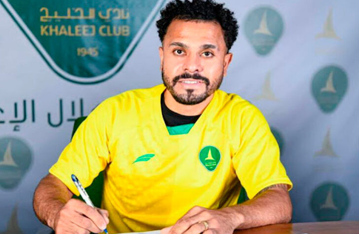 FECHADO - O meia Diego Miranda é o mais novo reforço do Al-Khaleej, da Arábia Saudita. Desde 2019 atuando no país, o jogador trocou sua ex-equipe, o Al-Jabalain, pelo novo clube, após realizar grande campanha na temporada 2020/2021.
