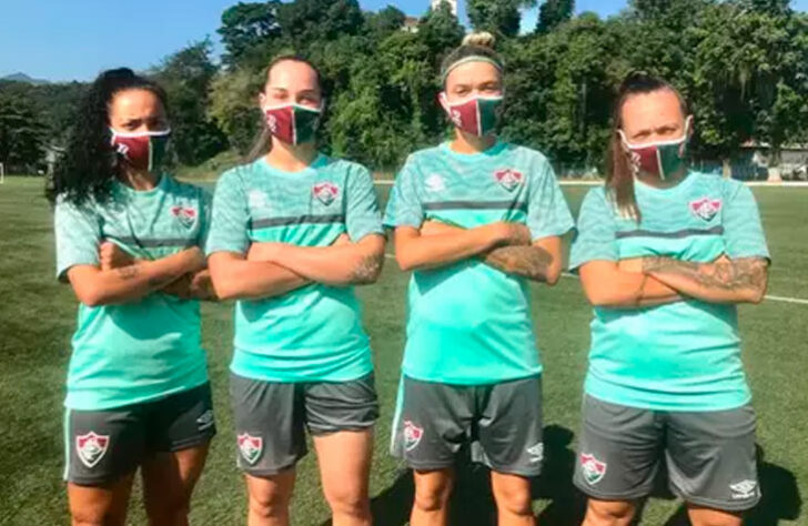 FECHADO - O Fluminense acertou a contratação de quatro reforços para o time feminino profissional. Pensando no início do Campeonato Carioca da categoria, o clube incorporou quatro atletas ao elenco: Joelma Alves, Elisa Lopes, Nicole Ramos e Thayla Sousa, que atuou pelo Tricolor no início da temporada passada. 