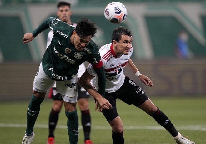 O gol que Pablo não fez - Embora o Palmeiras tenha dominado o São Paulo no Allianz Parque, tudo poderia ter sido diferente. Pablo teve uma oportunidade de ouro na segunda etapa, quando o jogo ainda estava 1 a 0, mas o atacante Tricolor chutou forte, isolando a bola.