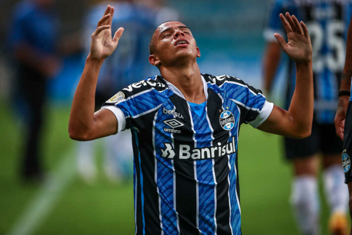 19° colocado - GRÊMIO (16 pontos) - 17 jogos - Título: 0,014% - G6: 2,3% - Rebaixamento: 51,8%. 