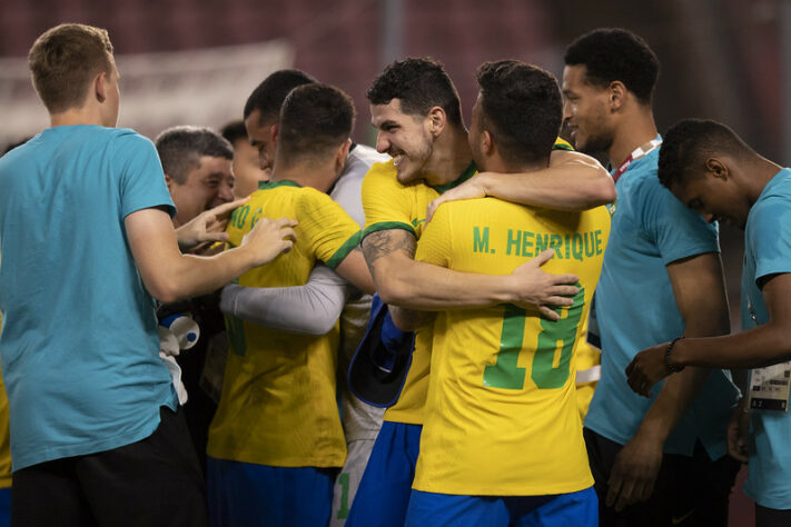 A Seleção masculina de futebol decide o ouro a partir das 8h30, contra a Espanha. 