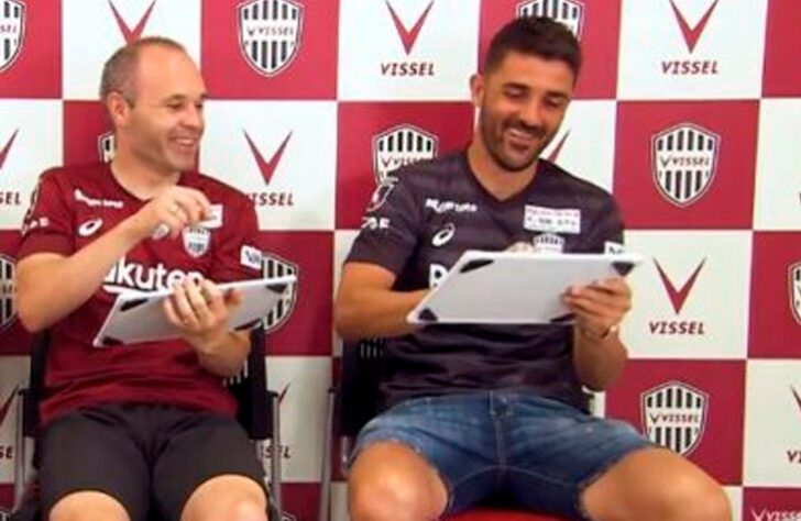 Andrés Iniesta e David Villa: jogaram juntos no Barcelona e no Vissel Kobe-JAP.