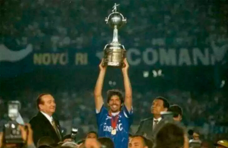 Cruzeiro (dois títulos): 1976 e 1997 (foto).