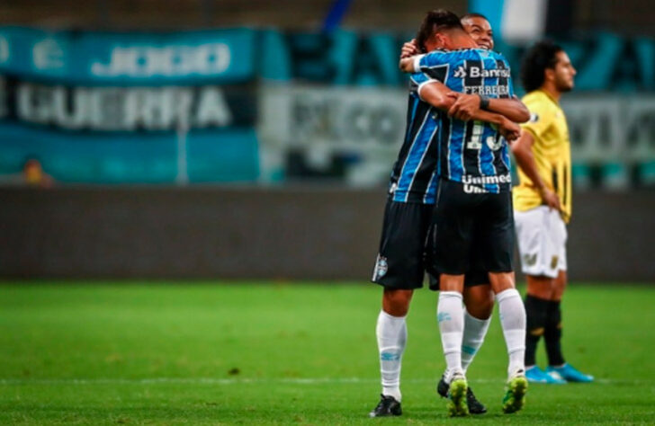 GRÊMIO: está há 25 anos sem vencer o Brasileirão, desde 1996.