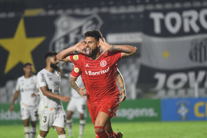 Internacional - Sobe: O atacante Yuri Alberto fez valer a lei do ex e foi o principal destaque do Internacional, marcando no finzinho e evitando a derrota do Colorado na Vila Belmiro. // Desce: Taison. O experiente jogador, que passou anos atuando na Ucrânia e retornou recentemente ao Beira-Rio, assumiu a camisa 10, mas ainda não se encontrou na nova função.