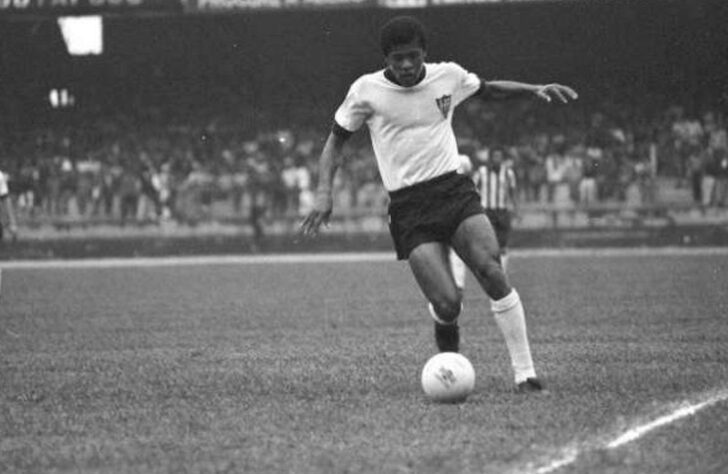11 - Dadá Maravilha (1971 - 1985): 113 gols e 240 jogos.