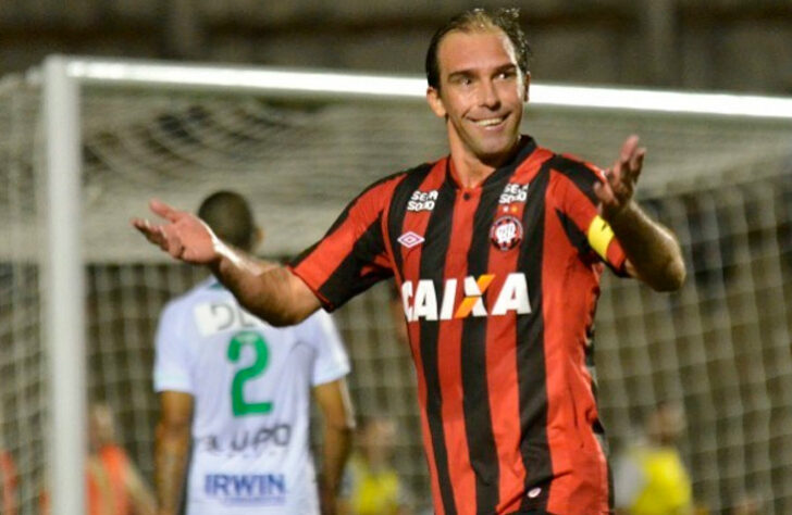 12 - Paulo Baier (1997 - 2014): 108 gols e 405 jogos.