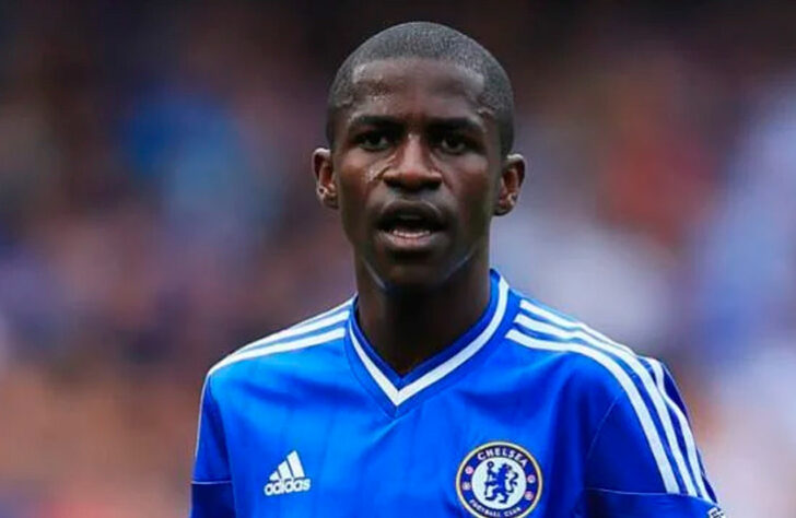 Ramires foi um dos melhores jogadores do Chelsea na conquista da UEFA Champions League de 2011/2012 e disputou a Copa do Mundo de 2010 pelo Brasil. Em 2016, saiu dos Blues e rumou à China. O volante foi contratado pelo Palmeiras em 2019, mas não se firmou e teve seu contrato rescindido no ano seguinte.