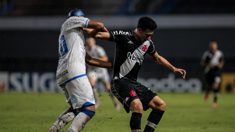 Falta de intensidade e efetividade: em vários momentos do primeiro turno, faltou intensidade ao time, com uma lentidão nas transições ofensivas, e muitos passes para o lado. Nas vezes em que criou chances de gol, o Vasco nem sempre foi letal e efetivo nas finalizações, deixando pontos pelo caminho.