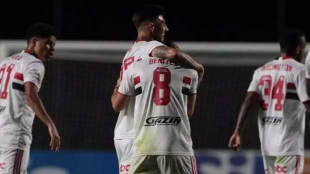 Benítez e Rigoni: jogaram juntos no Independiente-ARG e no São Paulo.
