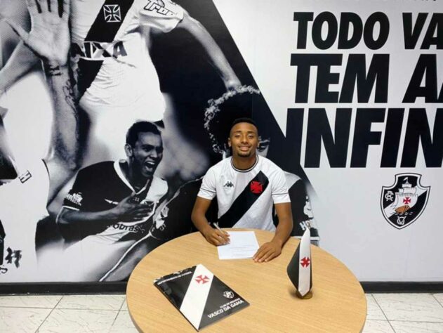 FECHADO - O Vasco segue fortalecendo sua base e reforçando os elencos em todas as categorias. Com isso, o atacante Cauã Paixão assinou seu primeiro contrato profissional com o clube carioca. O jovem, que nasceu em 2004, firmou um vínculo com o Cruz-Maltino até julho de 2024.