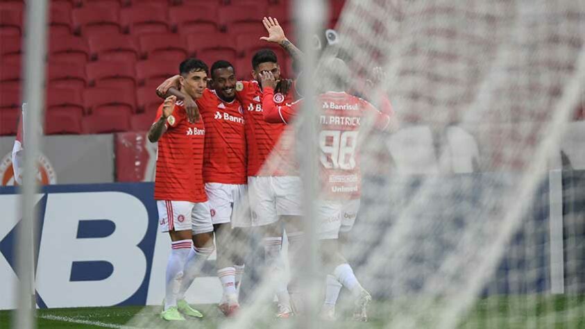 4º - INTERNACIONAL: 17 pontos em 10 jogos. Cinco vitórias, dois empates e três derrotas. 14 gols marcados e oito sofridos. 56,67% de aproveitamento.