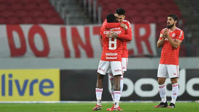 Internacional - Sobe: Identificou as falhas do Fluminense e conseguiu aproveitar melhor as chances que criou. / Desce: No segundo tempo, perdeu o ritmo e deu espaço para o Tricolor chegar na área mais de uma vez e empatar. Só garantiu a vitória nos acréscimos. 