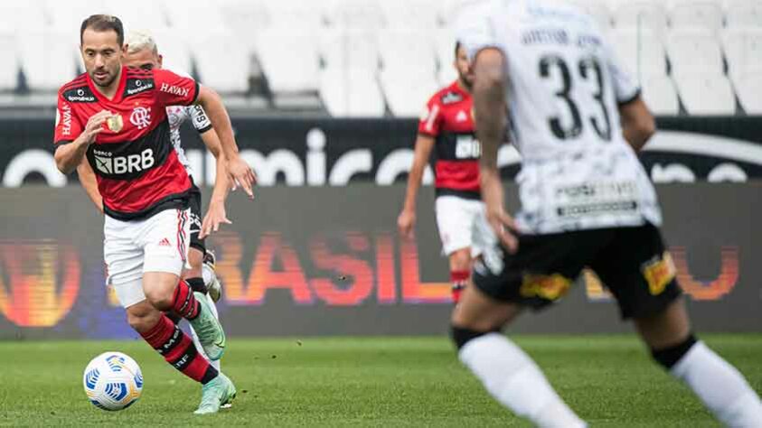 Em jogo válido pela 14ª rodada do Brasileirão 2021, o Corinthians perdeu para o Flamengo, na Neo Química Arena, pelo placar de 3 a 1. Com atuação muito passiva e sem oferecer perigo aos cariocas, o Timão quase não foi presente no ataque durante os 90 minutos. Confira as notas do Corinthians no LANCE! (por Redação São Paulo).