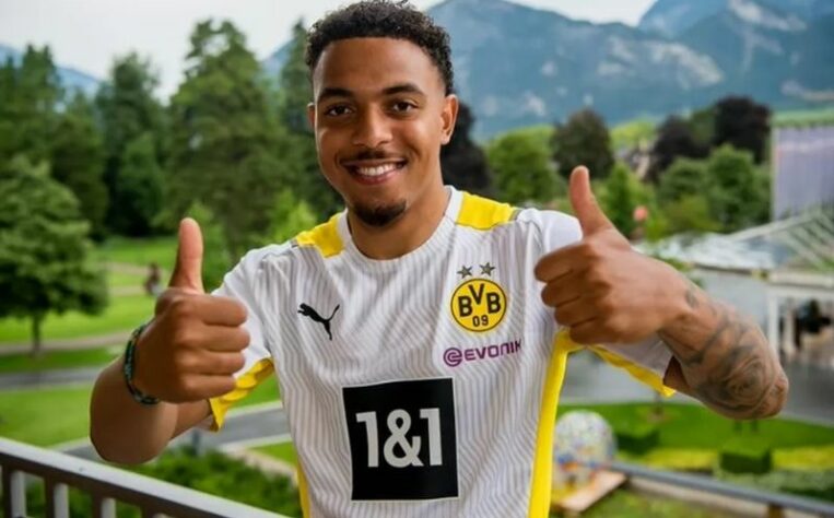 22° colocado - Borussia Dortmund - 70 jogadores contratados - Última aquisição: Donyell Malen (30 milhões de euros)