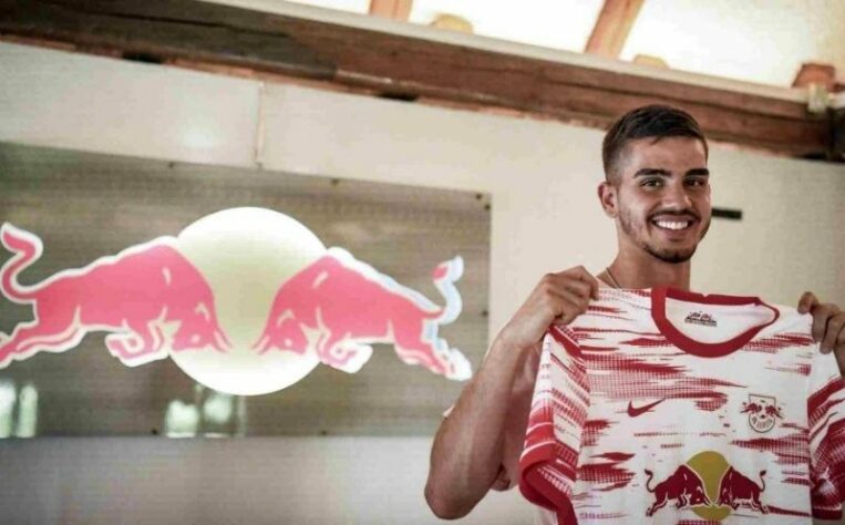 26° colocado - RB Leipzig - 77 jogadores contratados - Última aquisição: André Silva (23 milhões de euros).