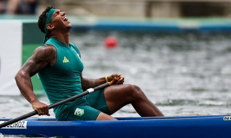 Isaquias Queiroz - Esporte: Canoagem velocidade - 4 medalhas (ouro: 1 | prata: 2 | bronze: 1)