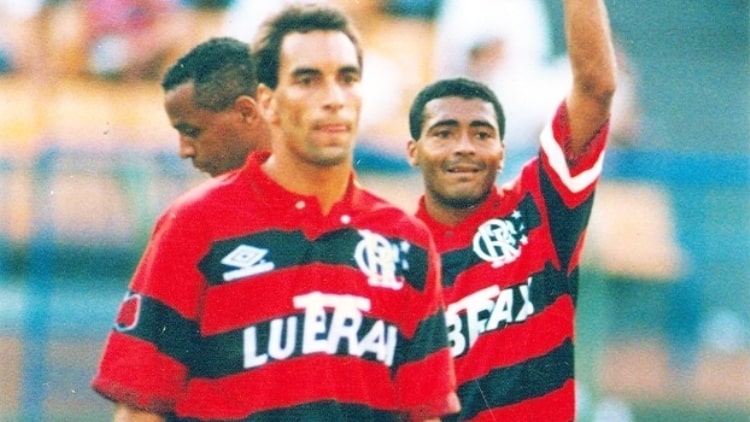 Edmundo (1995) - Outra contratação de peso para o ano do centenário rubro-negro. Ele havia feito sucesso no Palmeiras, chegou com uma expectativa enorme, mas os resultados ruins do time na temporada e os problemas fora de campo minaram sua curta trajetória na Gávea.