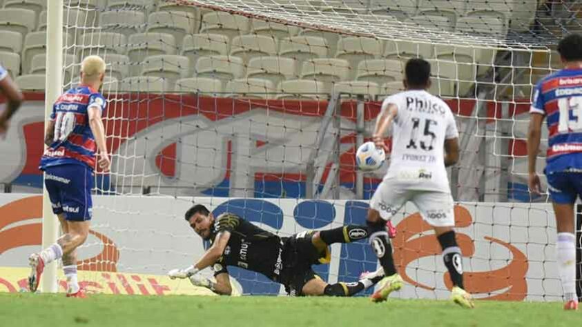 Fortaleza - O atacante Lucas Crispim foi de heroi a vilão do Fortaleza. Ele fez o gol da equipe, mas desperdiçou o pênalti nos acréscimos, que poderia dar a vitória ao time. Robson teve uma atuação bastante discreta na partida.