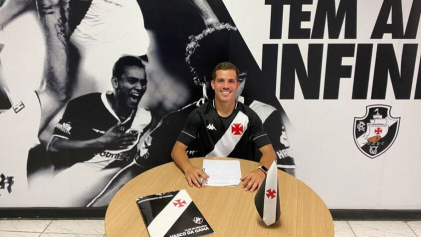 FECHADO - O Vasco anunciou a contratação do atacante Guilherme Cachoeira, de 19 anos, para reforçar o time Sub-20. Com isso, o clube carioca segue fortalecendo os elencos da base em todas as categorias. O jovem assinou contrato definitivo até julho de 2023.