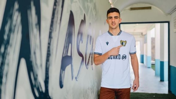 FECHADO - O defensor argentino Hernán De la Fuente foi anunciado como novo reforço do Famalicão, para a disputa da 1ª divisão do Campeonato Português. O jogador foi apresentado no final dessa semana e já está pronto para atuar. No começo da temporada, o Ceará chegou a entrar em contato com o Vélez Sarsfield, clube no qual atuava. No entanto, as negociações não evoluíram.