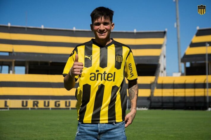 FECHADO - Oponente do Athletico na semifinal da Copa Sul-Americana, o Peñarol se mostra ativo no mercado de transferências onde um dos nomes ligados ao Carbonero teve sua contratação confirmada pela equipe: Ignacio Laquintana. Aos 22 anos, o atleta que estava no Defensor não teve custo de transferência para o Manya já que, antes de acertar sua chegada, o atacante já havia se desvinculado de seu antigo clube.