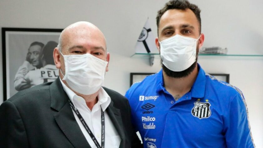 FECHADO - O Santos anunciou a contratação do goleiro Jandrei na tarde desta quarta-feira (25). O contrato do atleta é válido até o final do Campeonato Paulista de 2022. Ele falou sobre o novo desafio com a camisa do Peixe e a concorrência na meta santista.
