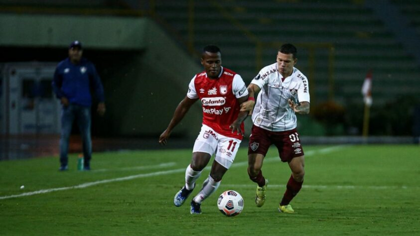 FECHADO - O Fluminense acertou a contratação do meia-atacante Jhon Arias. As negociações vinham acontecendo ao longo dos últimos dias e atrasaram, mas as partes chegaram a um acordo para assinar contrato em definitivo até o fim de 2025. O Tricolor vai adquirir 50% dos direitos econômicos do atleta colombiano.