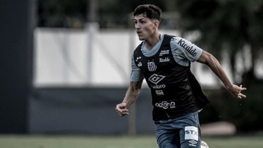 FECHADO - Depois de seis anos, João Pistelli está de volta ao Santos. O atacante, que estava no Getafe, da Espanha, acertou o retorno ao Peixe por uma temporada para defender a equipe Sub-23.