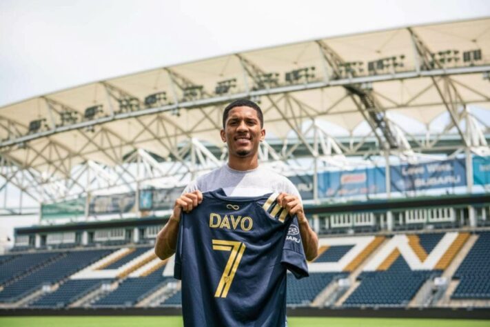 Matheus Davó (atacante - 22 anos) - retorna ao Corinthians após passagem no Philadelphia Union - contrato com o Corinthians até 31/12/2023 - valor de mercado segundo o Transfermarkt: 700 mil euros (R$ 4,4 milhões).