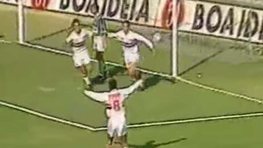 São Paulo 2 x 1 Palmeiras - Libertadores 1994: no jogo de volta das oitavas da Libertadores, Euller marcou duas vezes para o Tricolor e Evair descontou para o Verdão. São Paulo classificado.