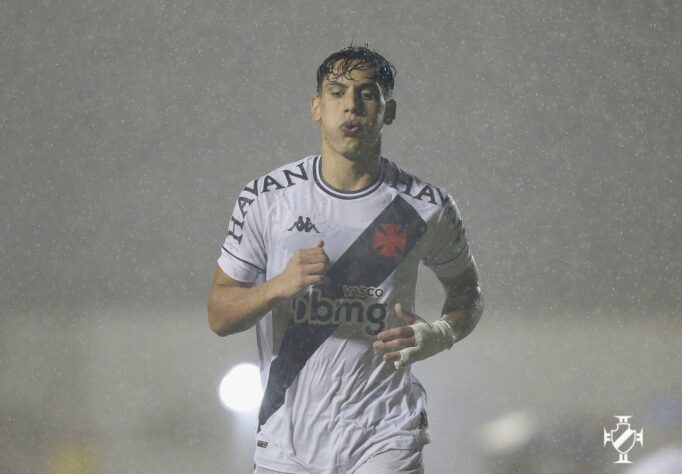 FECHADO - O argentino Martín Sarrafiore passou por uma cirurgia, no Hospital da Unimed, na Barra da Tijuca, na noite de quinta-feira. O atleta sofreu uma lesão no cruzado anterior do joelho esquerdo no duelo contra o Confiança, em Sergipe. O Vasco anunciou que irá renovar o empréstimo do jogador junto ao Internacional até 31 de dezembro de 2022. Após o anúncio, ele postou um stories em seu perfil oficial no Instagram, que está orgulhoso de continuar a defender o time da Cruz de Malta.