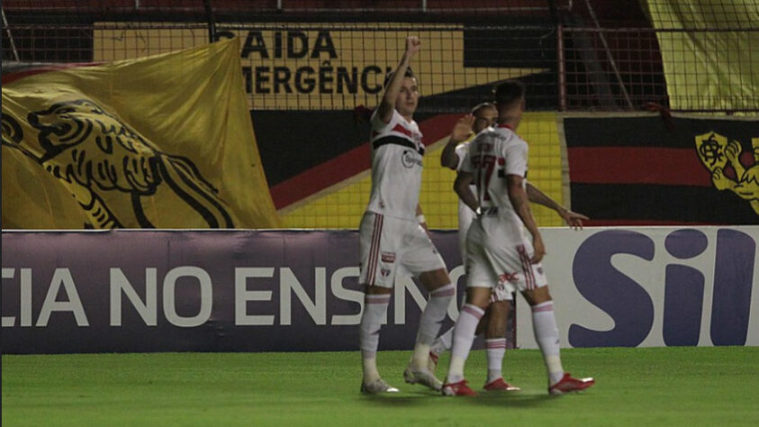 15° colocado - SÃO PAULO (22 pontos) - 18 jogos - Título: 0,13% - G6: 13,8% - Rebaixamento: 12,2%. 