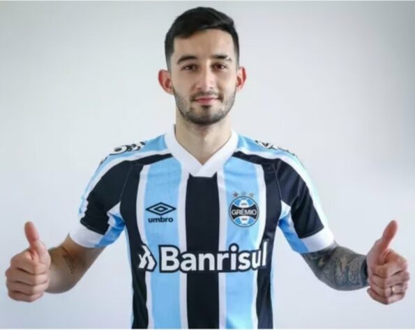 FECHADO - O Grêmio confirmou a contratação do volante Matheus Villasanti, que estava no Cerro Porteño.  O meio-campista estava no futebol paraguaio e chega para defender o Tricolor até 2024.