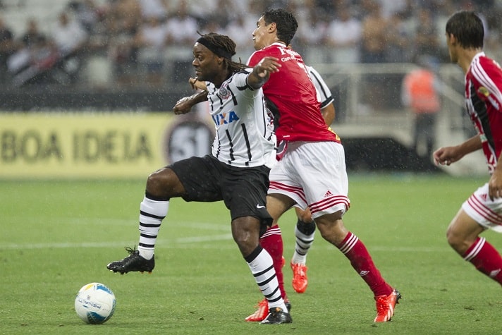 Vagner Love - 14/2/2015 - Corinthians 2 x 1 Botafogo-SP - Campeonato Paulista.