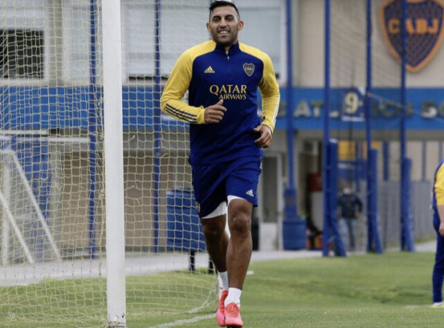 ESQUENTOU - Wanchope Ábila segue fora dos planos do Boca Juniors. O jogador, que foi emprestado a um clube da Major League Soccer, deve continuar nos Estados Unidos. Os argentinos já têm contato com o novo destino do jogador. As negociações já estão fluindo e tudo indicada de que o atleta deve fechar em breve com o DC United. O clube, que é dirigido pelo argentino Hernán Losada, quer contratar Ábila e busca a melhor proposta para o Xeneize.