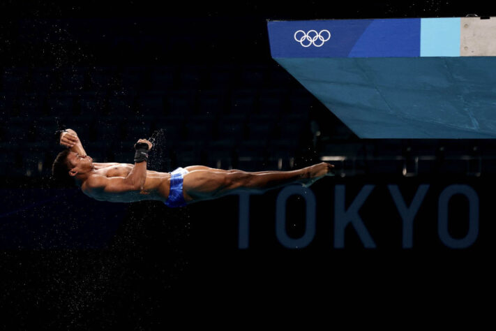 SALTOS ORNAMENTAIS - Isaac Filho, de 22 anos, que tirou 67.20 pontos no primeiro salto, foi perdendo posições e terminou em 20º lugar com 339.30 pontos, fora da semifinal. O atleta foi medalha de bronze nos Jogos Mundiais Militares de 2019.