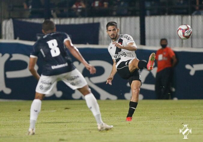 Em Belém, o Vasco foi derrotado pelo Remo por 2 a 1 pela penúltima rodada do primeiro turno da Série B. Os gols da equipe paraense foram marcados por Renan Gorne e Romércio, enquanto Sarrafiore descontou para os cariocas. Com o resultado, o Cruz-Maltino perdeu a oportunidade de dormir no G4 da competição. Confira as notas dos jogadores vascaínos (Por: Felipe Melo - felipeeduardo@lancet.com.br).